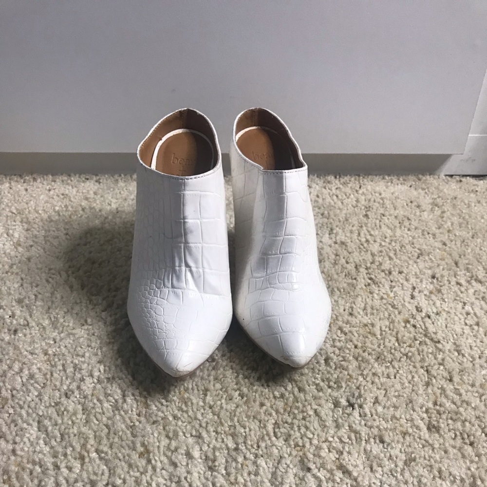 Shoes - Picture 2 of 3